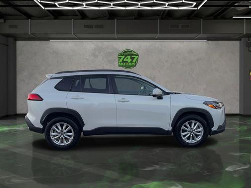 2022 Toyota Corolla Cross LE