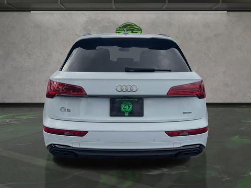 2022 Audi Q5 45 S line Premium Plus
