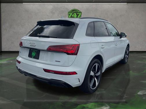 2022 Audi Q5 45 S line Premium Plus