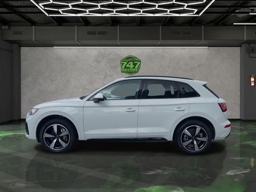 2022 Audi Q5 45 S line Premium Plus
