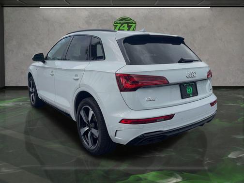 2022 Audi Q5 45 S line Premium Plus