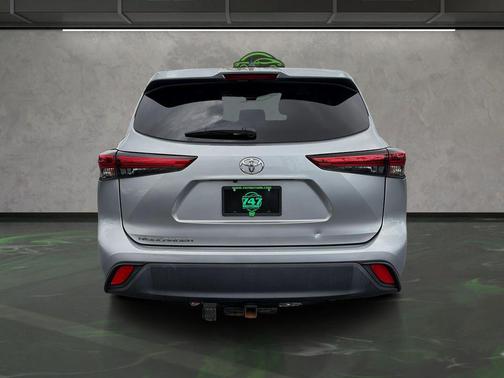 Celestial Silver Metallic 2022 Toyota Highlander L