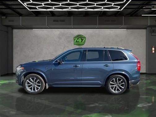 2018 Volvo XC90 T6 Momentum