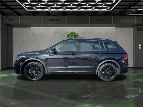 2022 Volkswagen Tiguan 2.0T SE R-Line Black