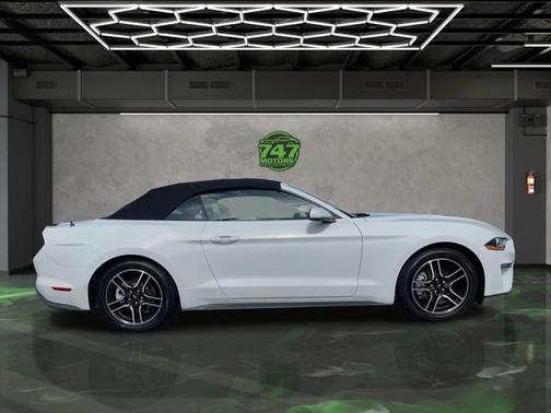 2022 Ford Mustang EcoBoost Premium