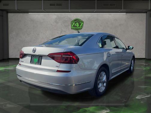 2017 Volkswagen Passat 1.8T S
