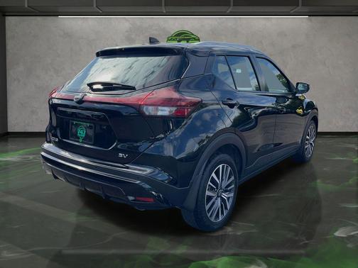 2022 Nissan Kicks SV