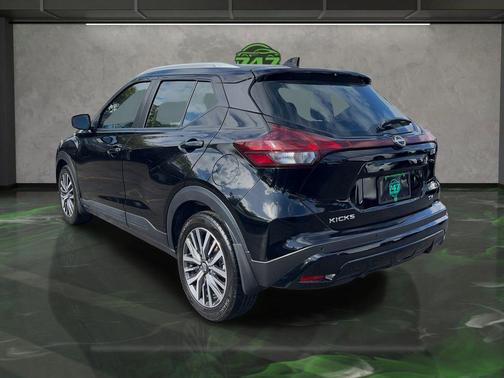 2022 Nissan Kicks SV
