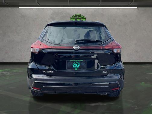 2022 Nissan Kicks SV