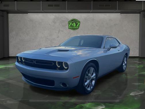 2022 Dodge Challenger SXT