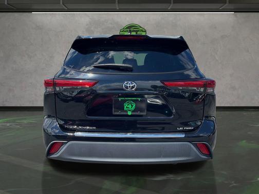 2020 Toyota Highlander LE