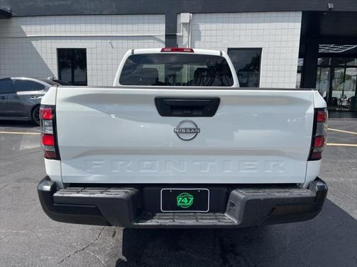 2022 Nissan Frontier S