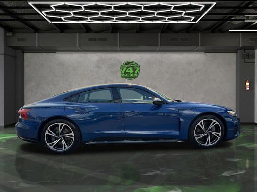 2022 Audi e-tron GT Premium Plus