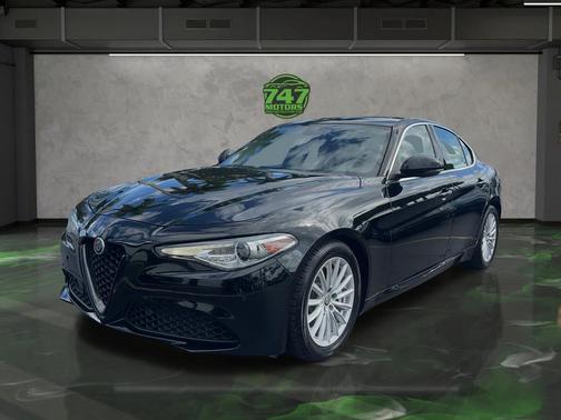 2021 Alfa Romeo Giulia Base