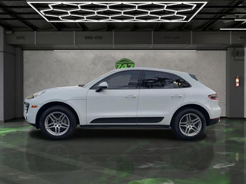 2018 Porsche Macan 