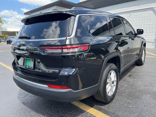 2022 Jeep Grand Cherokee L Laredo