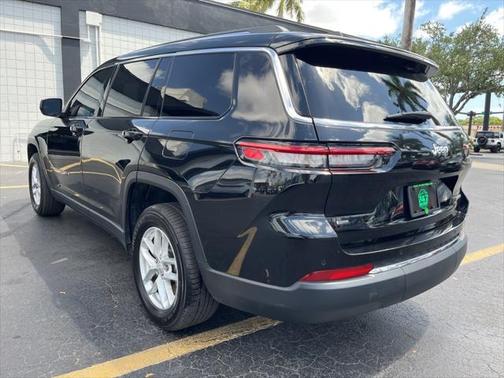 2022 Jeep Grand Cherokee L Laredo