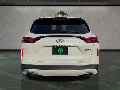 2022 INFINITI QX50 LUXE