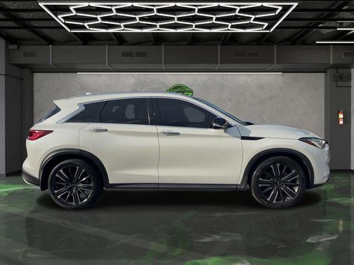 2022 INFINITI QX50 LUXE