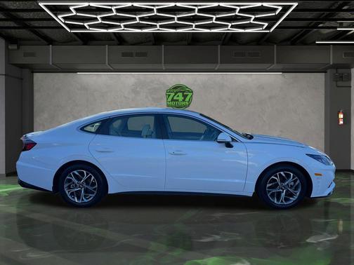 2022 Hyundai SONATA SEL