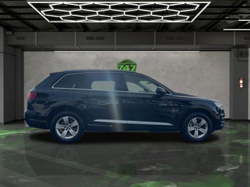 2019 Audi Q7 45 Premium Plus