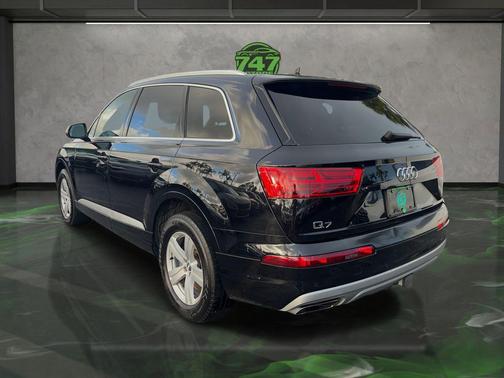 2019 Audi Q7 45 Premium Plus