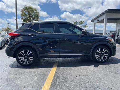 2019 Nissan Kicks SR