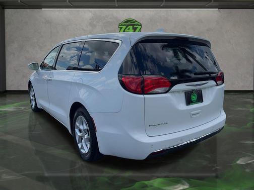 2018 Chrysler Pacifica Touring Plus