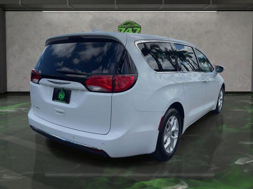 2018 Chrysler Pacifica Touring Plus