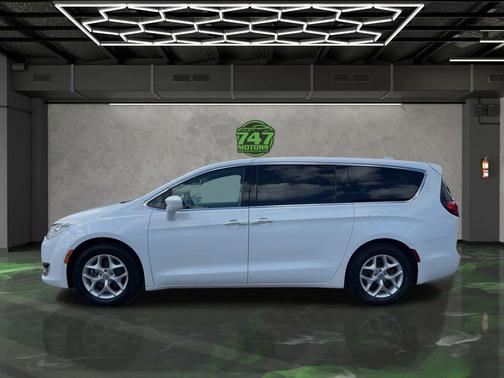 2018 Chrysler Pacifica Touring Plus