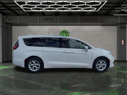 2018 Chrysler Pacifica Touring Plus