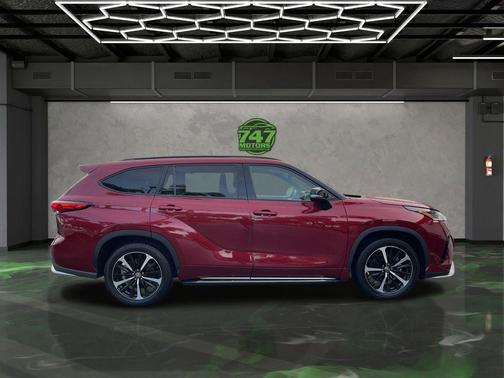 2022 Toyota Highlander XSE