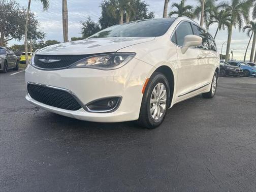 2019 Chrysler Pacifica Touring L