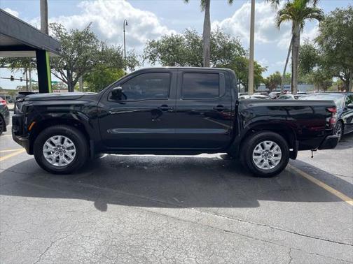 2022 Nissan Frontier SV