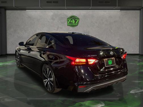 2022 Nissan Altima SR FWD