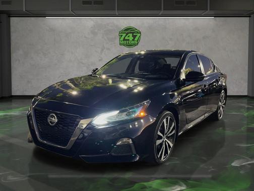 2022 Nissan Altima SR FWD