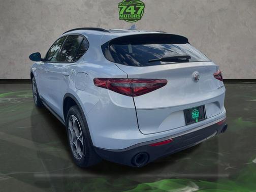 2022 Alfa Romeo Stelvio Sprint