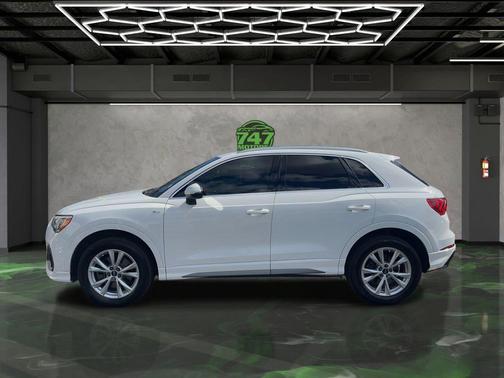 2022 Audi Q3 45 S line Premium