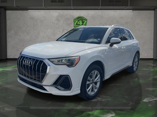 2022 Audi Q3 45 S line Premium