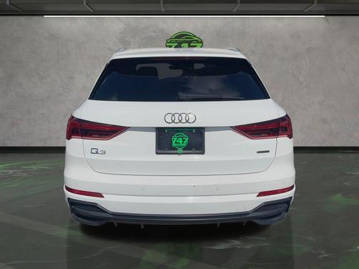 2022 Audi Q3 45 S line Premium