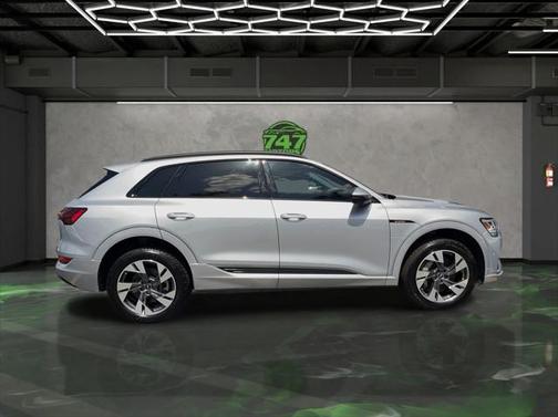 2021 Audi e-tron Premium