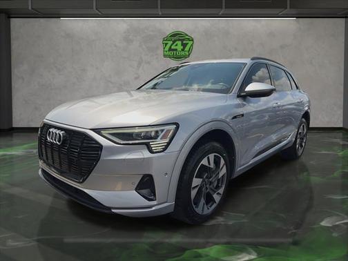 2021 Audi e-tron Premium
