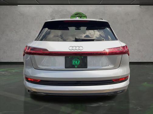 2021 Audi e-tron Premium