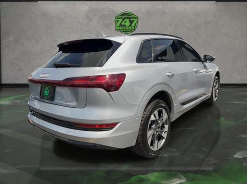 2021 Audi e-tron Premium
