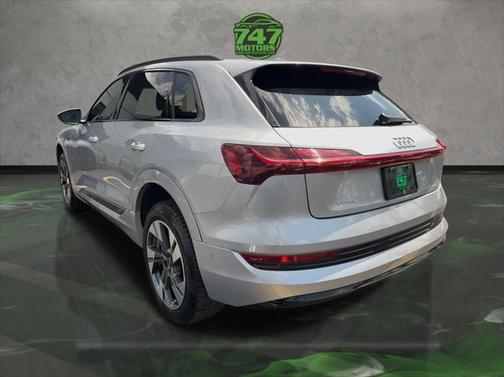 2021 Audi e-tron Premium