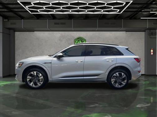 2021 Audi e-tron Premium