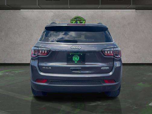 2022 Jeep Compass Latitude Lux