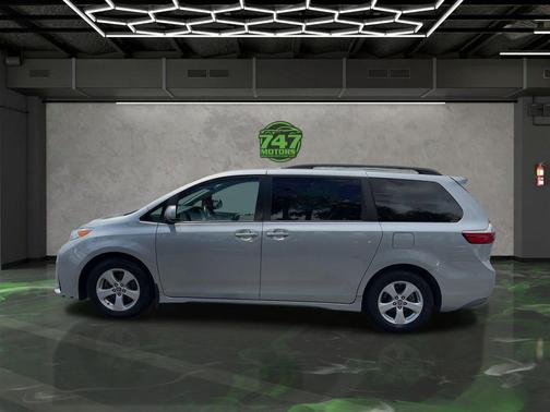 2020 Toyota Sienna LE