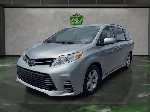 2020 Toyota Sienna LE