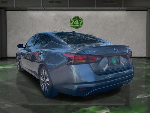 2021 Nissan Altima 2.5 SV